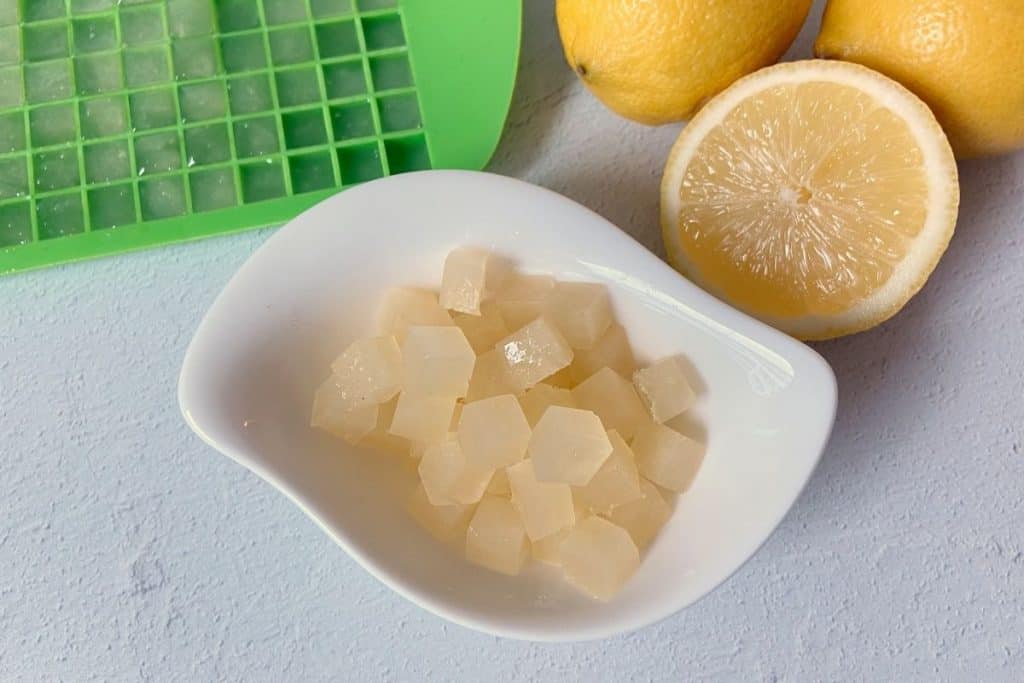 How to Freeze Lemon Juice